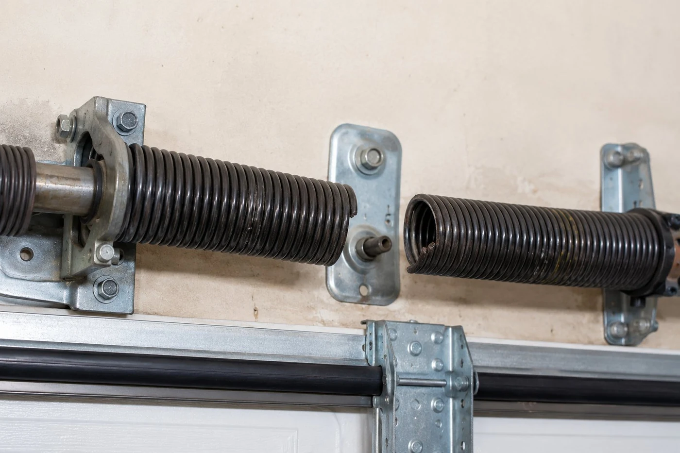 Broken torsion spring on Columbus Ohio residential garage door